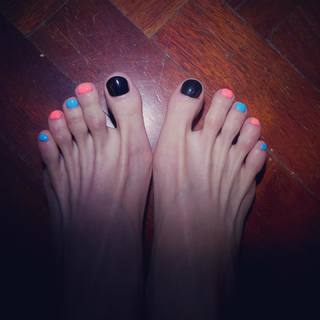 Hyuna feet photo thumbnail
