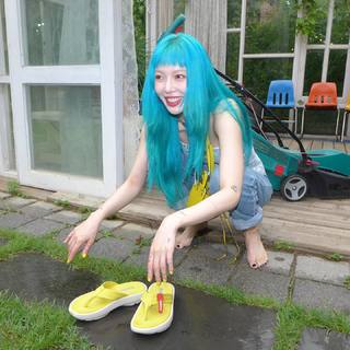 Hyuna feet photo thumbnail
