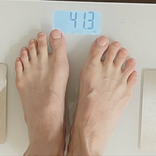 Hyuna feet photo thumbnail