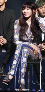 Hyuna feet photo thumbnail