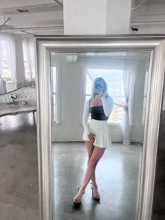 Héloïse Huthart feet photo 15
