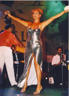 Hülya Avsar feet photo thumbnail
