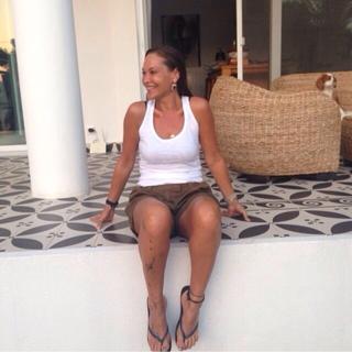 Hülya Avsar feet photo thumbnail