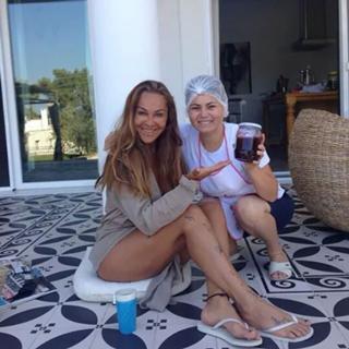 Hülya Avsar feet photo thumbnail