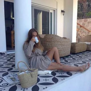 Hülya Avsar feet photo thumbnail