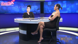 Hülya Avsar feet photo thumbnail