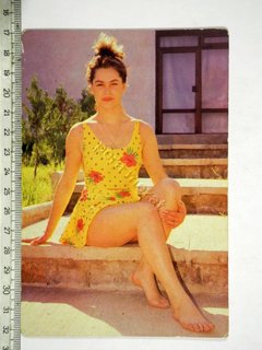 Hülya Avsar feet photo thumbnail