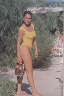 Hülya Avsar feet photo thumbnail
