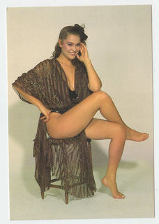 Hülya Avsar feet photo thumbnail