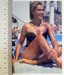 Hülya Avsar feet photo thumbnail