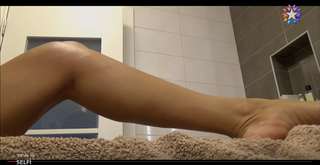 Hülya Avsar feet photo thumbnail