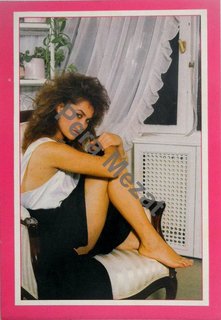 Hülya Avsar feet photo thumbnail