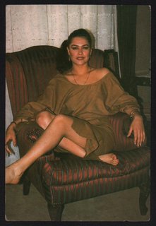 Hülya Avsar feet photo thumbnail