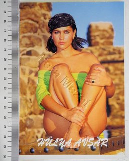 Hülya Avsar feet photo thumbnail