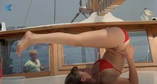 Hülya Avsar feet photo thumbnail