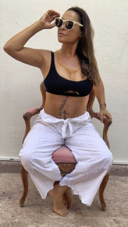Hülya Avsar feet photo thumbnail