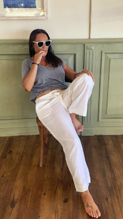 Hülya Avsar feet photo thumbnail