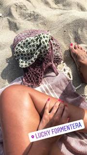 Iaia de Rose feet photo 1