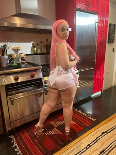 Ice Spice feet photo thumbnail