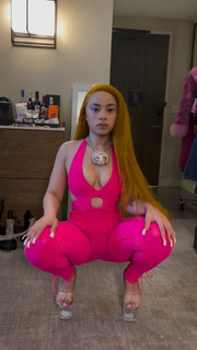 Ice Spice feet photo thumbnail
