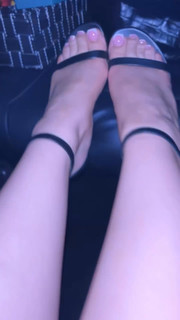 Ice Spice feet photo thumbnail