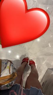 Ice Spice feet photo thumbnail