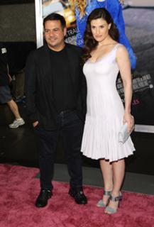 Idina Menzel feet photo thumbnail