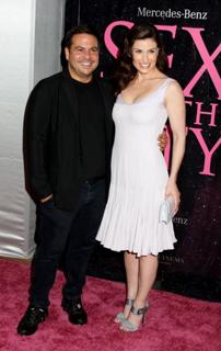 Idina Menzel feet photo thumbnail