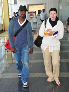 Idina Menzel feet photo thumbnail