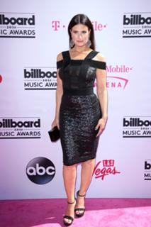 Idina Menzel feet photo thumbnail