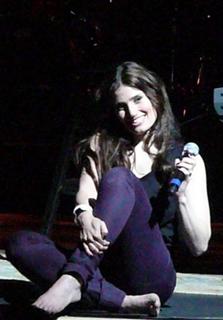 Idina Menzel feet photo thumbnail