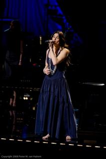 Idina Menzel feet photo thumbnail