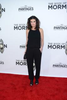 Idina Menzel feet photo thumbnail