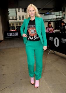 Iggy Azalea feet photo thumbnail