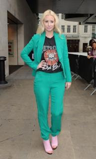 Iggy Azalea feet photo thumbnail