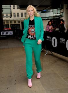 Iggy Azalea feet photo thumbnail
