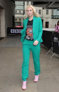 Iggy Azalea feet photo thumbnail