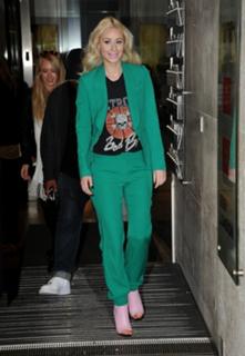 Iggy Azalea feet photo thumbnail