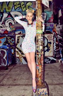 Iggy Azalea feet photo thumbnail