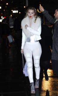 Iggy Azalea feet photo thumbnail