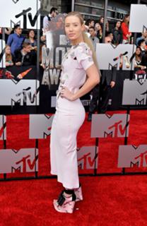 Iggy Azalea feet photo thumbnail