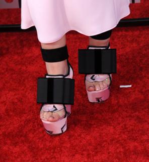 Iggy Azalea feet photo thumbnail