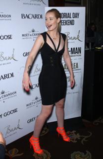 Iggy Azalea feet photo thumbnail