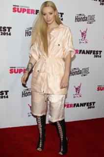 Iggy Azalea feet photo thumbnail
