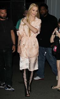 Iggy Azalea feet photo thumbnail