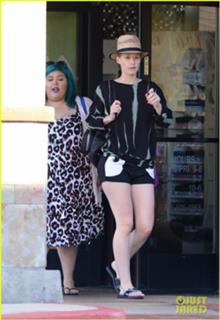 Iggy Azalea feet photo thumbnail
