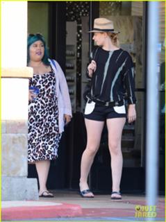 Iggy Azalea feet photo thumbnail