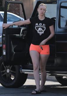 Iggy Azalea feet photo thumbnail