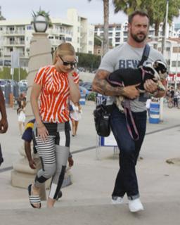 Iggy Azalea feet photo thumbnail