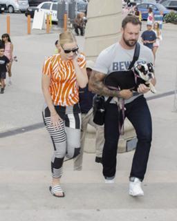 Iggy Azalea feet photo thumbnail